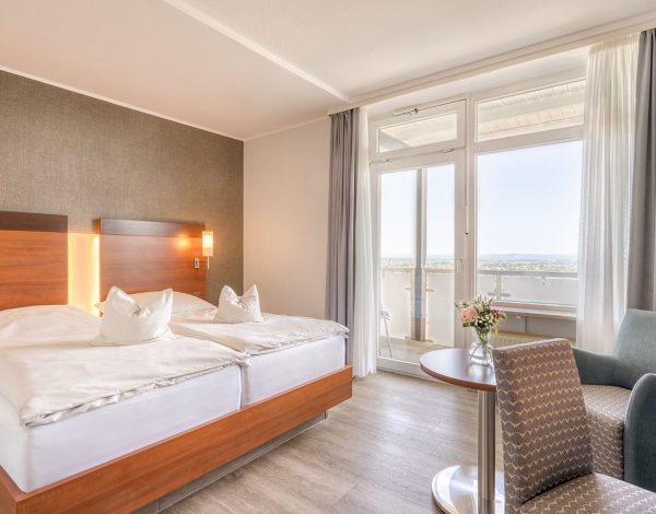 wiehen-therme-hotelzimmer-doppelzimmer-mit-balkon-04