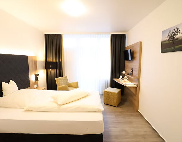 wiehen-therme-hotelzimmer-einzelzimmer-balkon-01